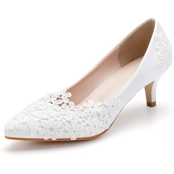 Ivory Lace Leather Low Heels, Size 9 (42) - Picture 1 of 12